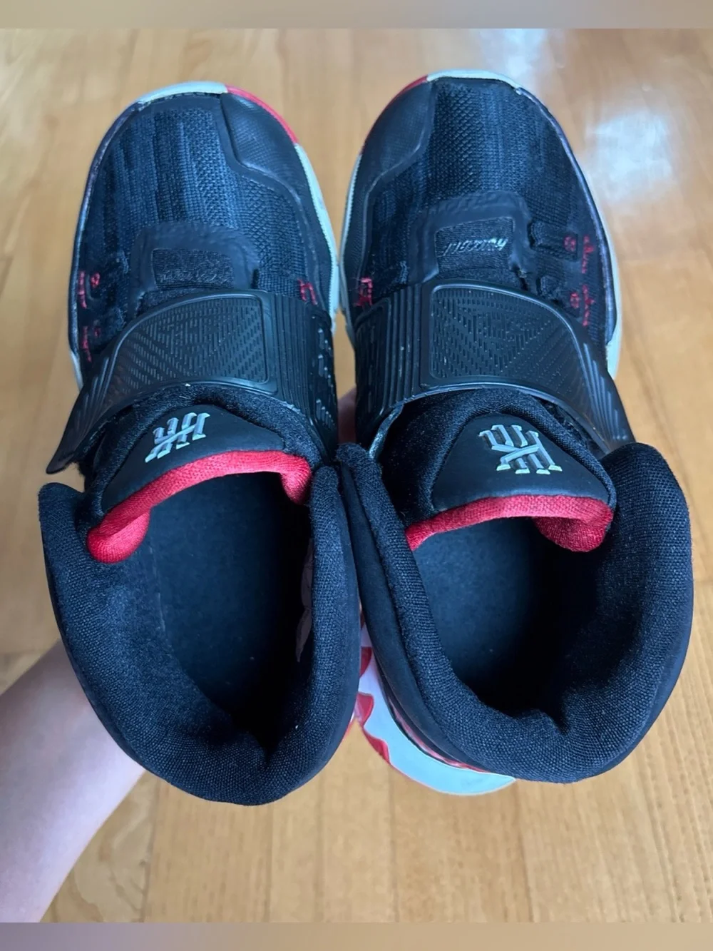 Nike Kyrie 6 Basketball Shoes sneakers Bred Black Red White Youth Boys Size 2Y